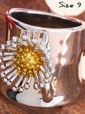 Awesome 3D two tone Daisy band ring, Sz.9**